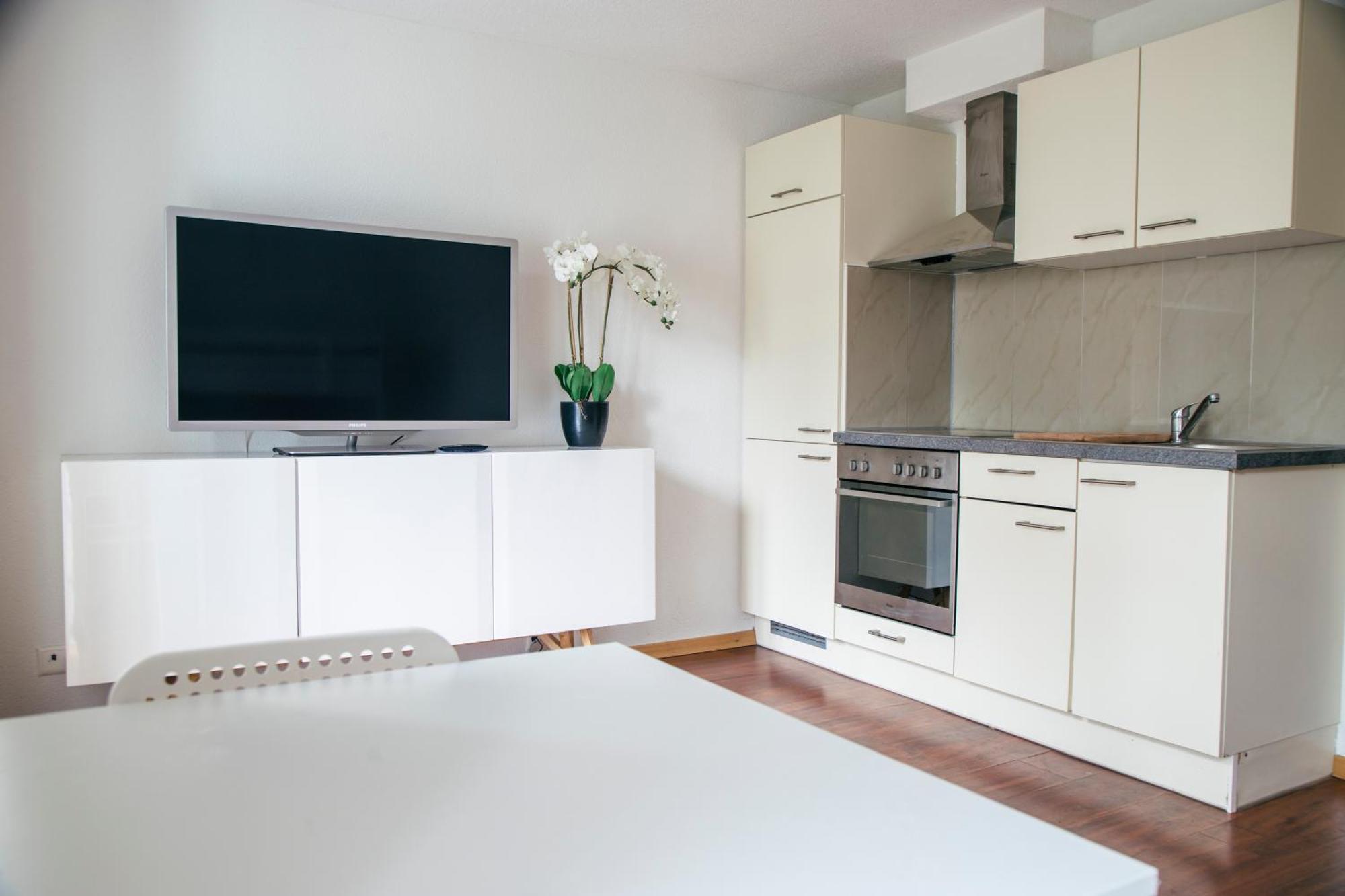 Nimbuzzz Apartments Unterseen Екстериор снимка