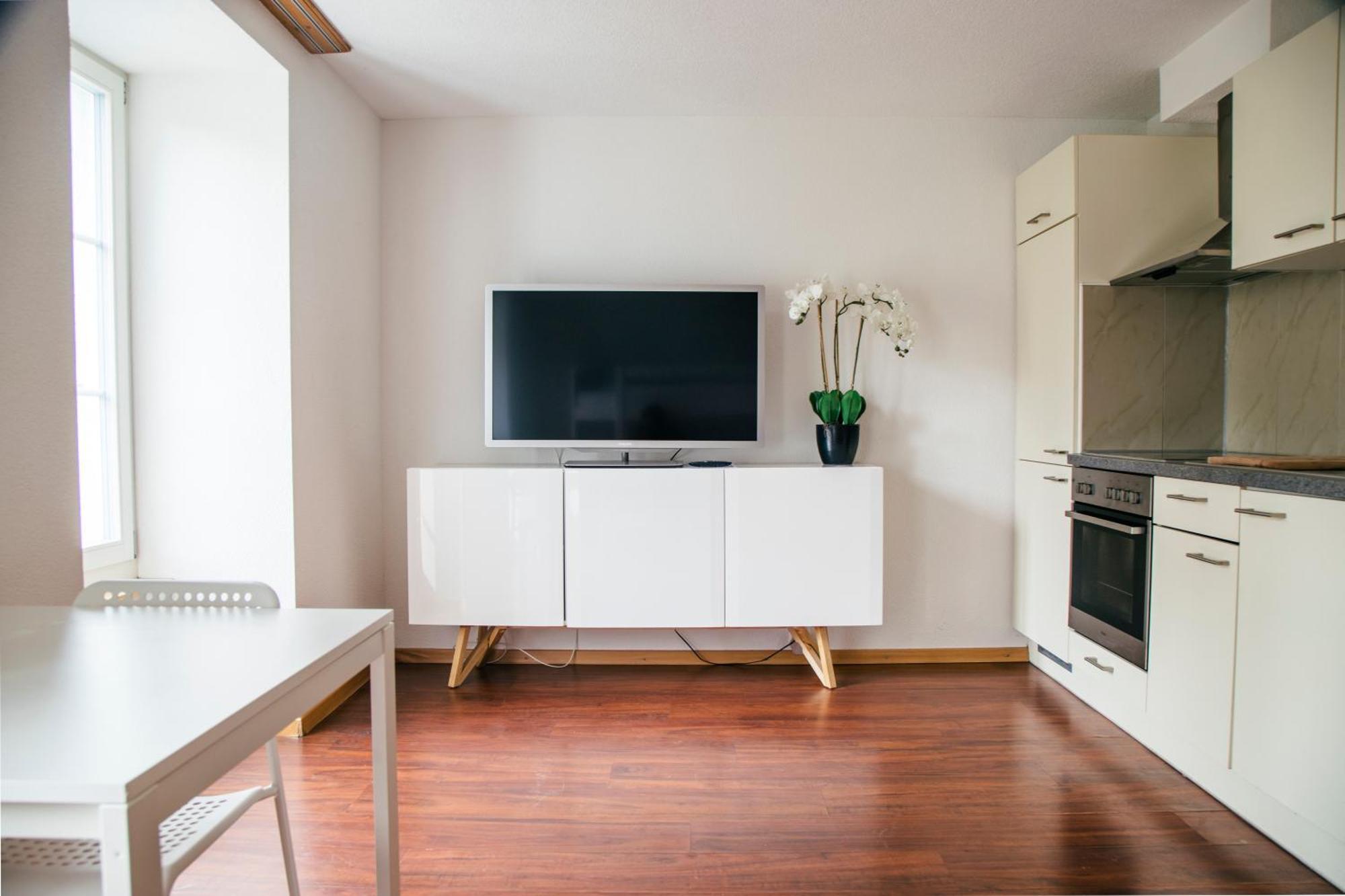 Nimbuzzz Apartments Unterseen Екстериор снимка