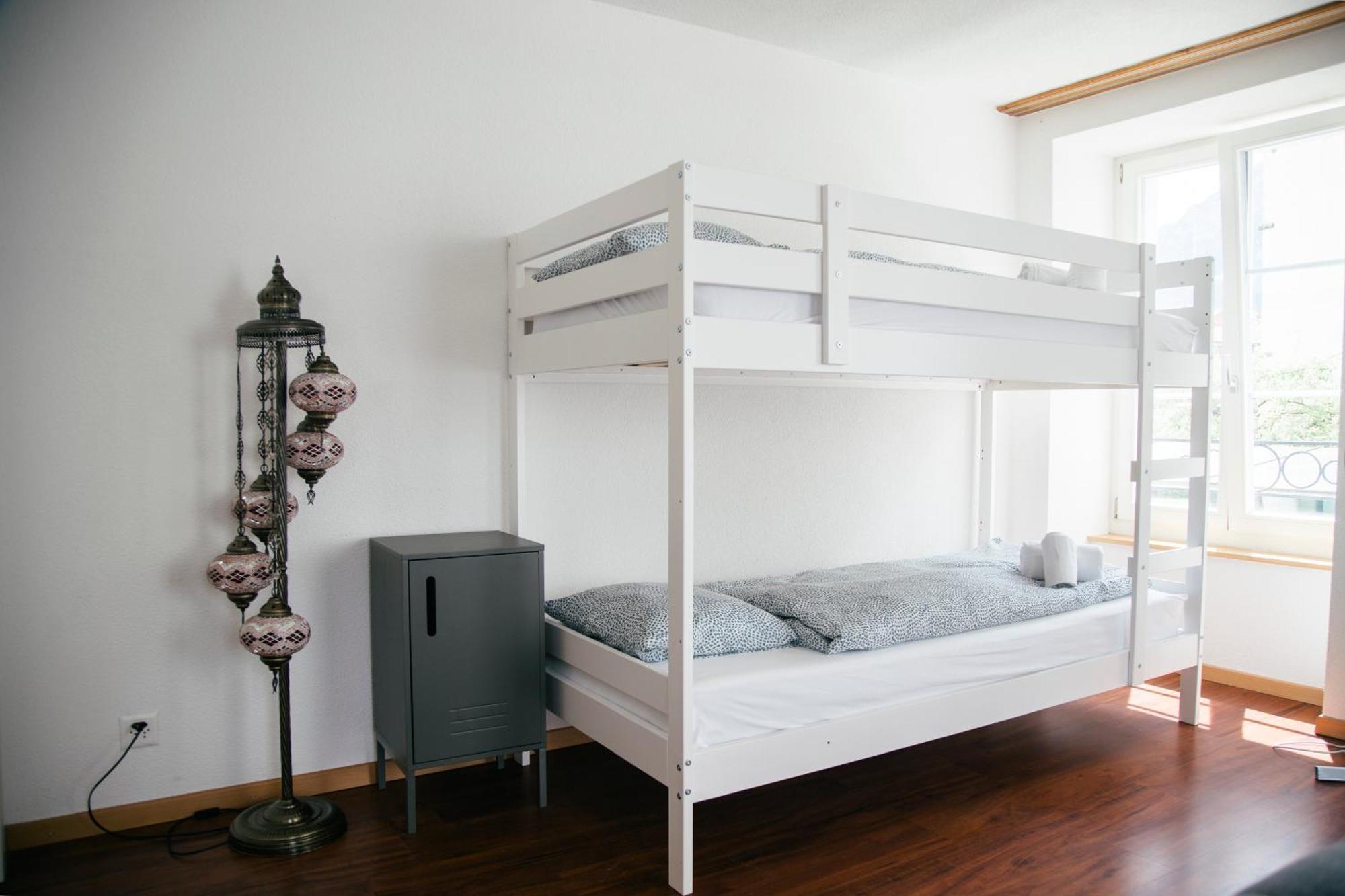 Nimbuzzz Apartments Unterseen Екстериор снимка