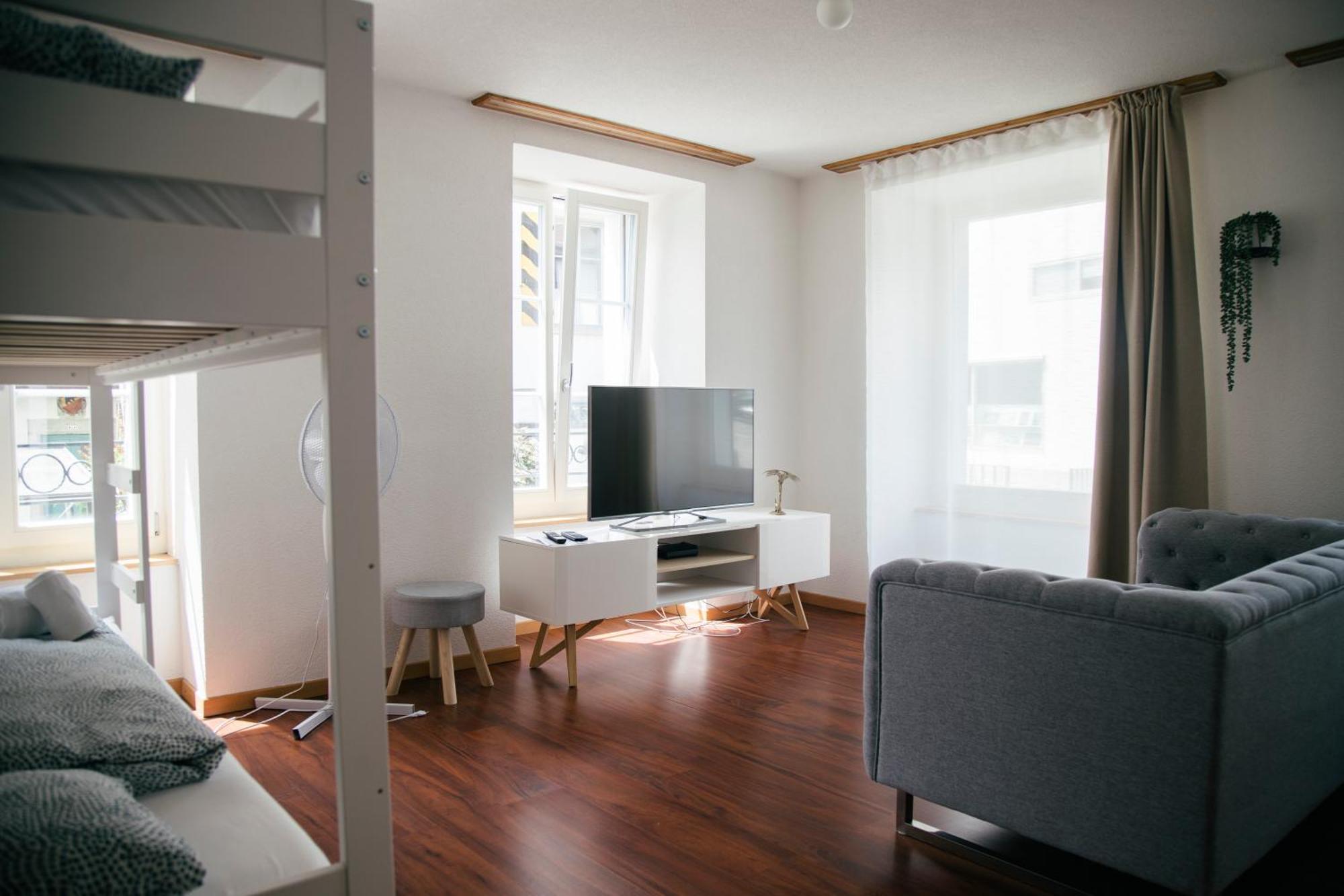 Nimbuzzz Apartments Unterseen Екстериор снимка