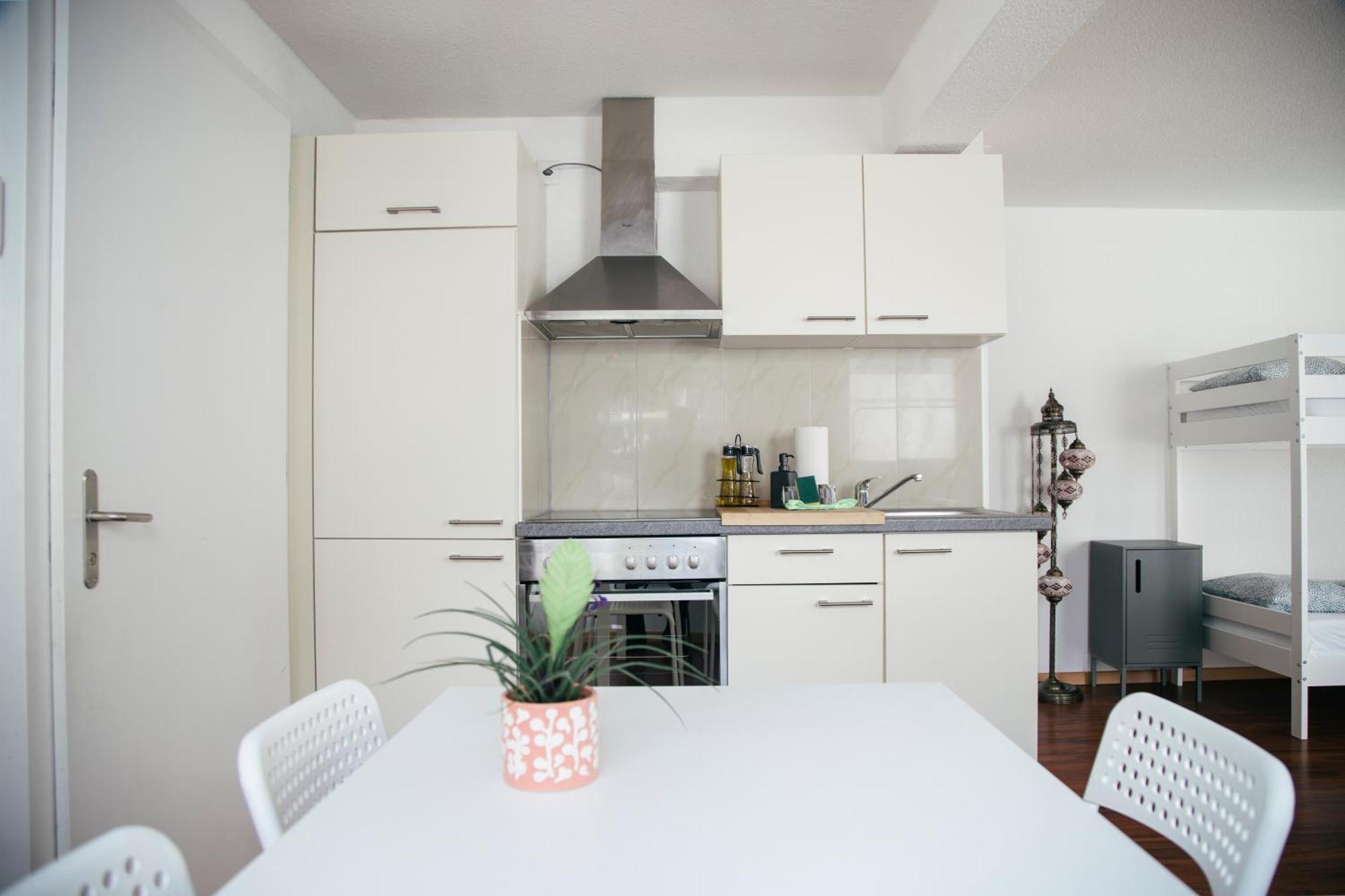 Nimbuzzz Apartments Unterseen Екстериор снимка